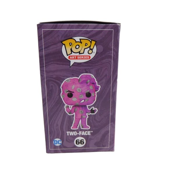 Funko POP! Artist Series: DC - Two-Face Target Exclusive 66 Without Case - Picture 2 of 6
